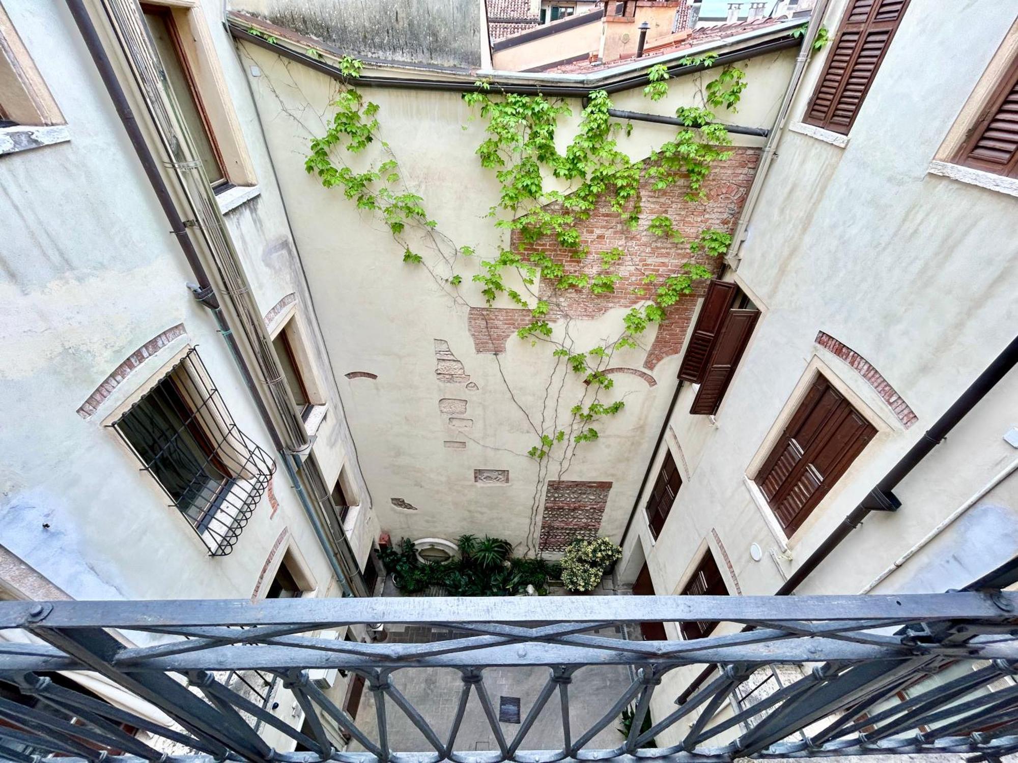 Elle Palace - Simply Elegant Verona Exterior foto